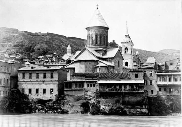 F488b147e6f7b5d153dea79e4d20b614.jpg Старый Тифлис и его исторические места с архитектурой, которые стали любимыми у туристов в советскую эпоху