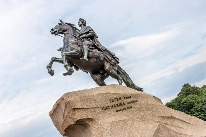 pamyatnik petru i v sankt peterburge istoriya i znachenie Памятник Петру I в Санкт-Петербурге История и Значение