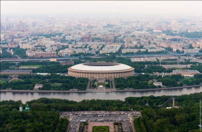smotrovaya ploshhadka na vorobevyh gorah panoramnye vidy na moskvu Смотровая площадка на Воробьевых горах - панорамные виды на Москву