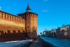 Чем коломенская башня привлекает туристов