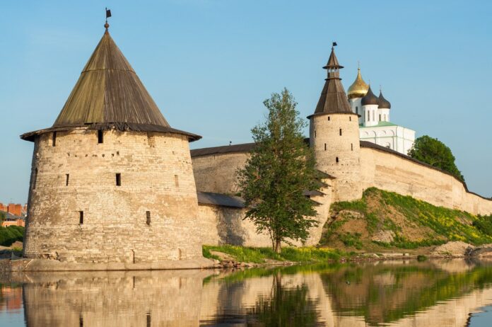 istoriya i arhitektura pskovskogo kremlya История и архитектура Псковского Кремля