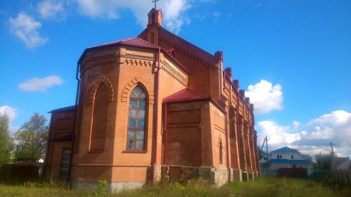 istoriya i arhitekturnye osobennosti kostela svyatogo antoniya v chervenske История и архитектурные особенности костела Святого Антония в Червенске