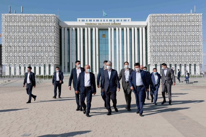 Туркестан и его роль как духовного центра Казахстана в глазах иностранных путешественников Памятники и архитектурные достопримечательности