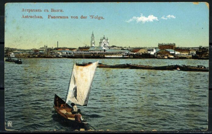 Astrakhan.jpg "Астрахань — город с богатой историей и культурным наследием на берегах великой реки Волги"