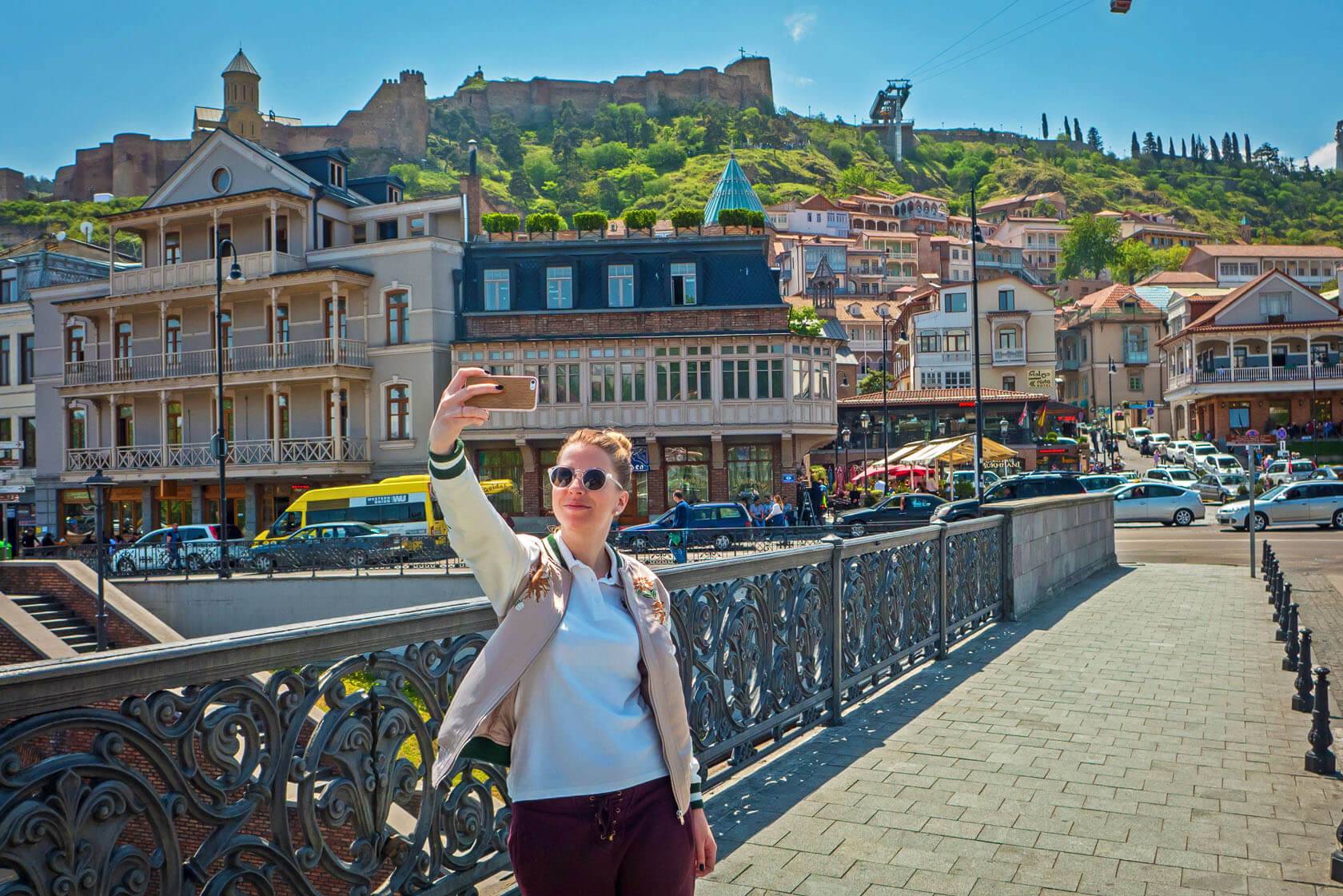 Тбилиси город, который иностранцы считают идеальным местом для отдыха Почему Тбилиси стал популярным среди туристов со всего мира
