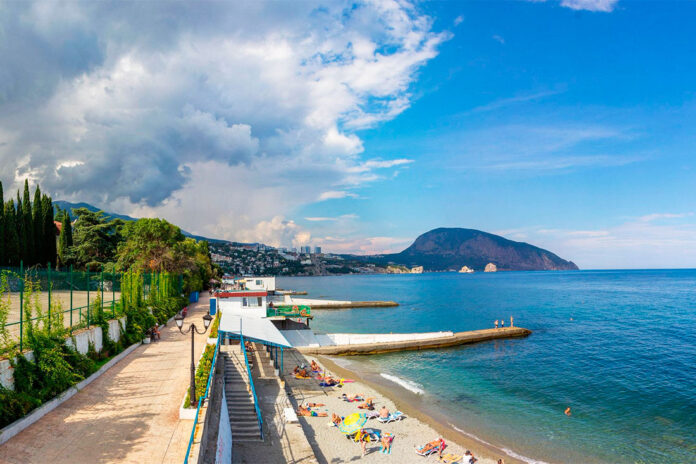 Embankment.jpg Как организовать отдых в Ялте на одном из самых популярных курортов Крыма