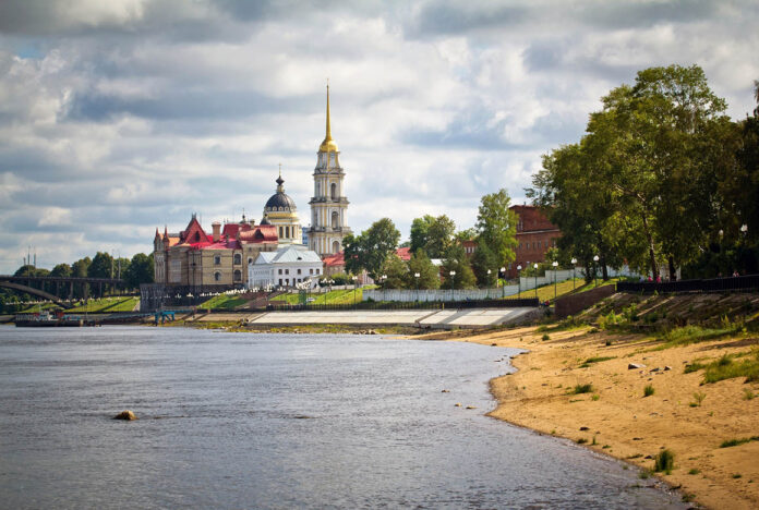 M Rybinsk.jpg Рыбинск признан иностранцами одним из самых живописных городов на Волге