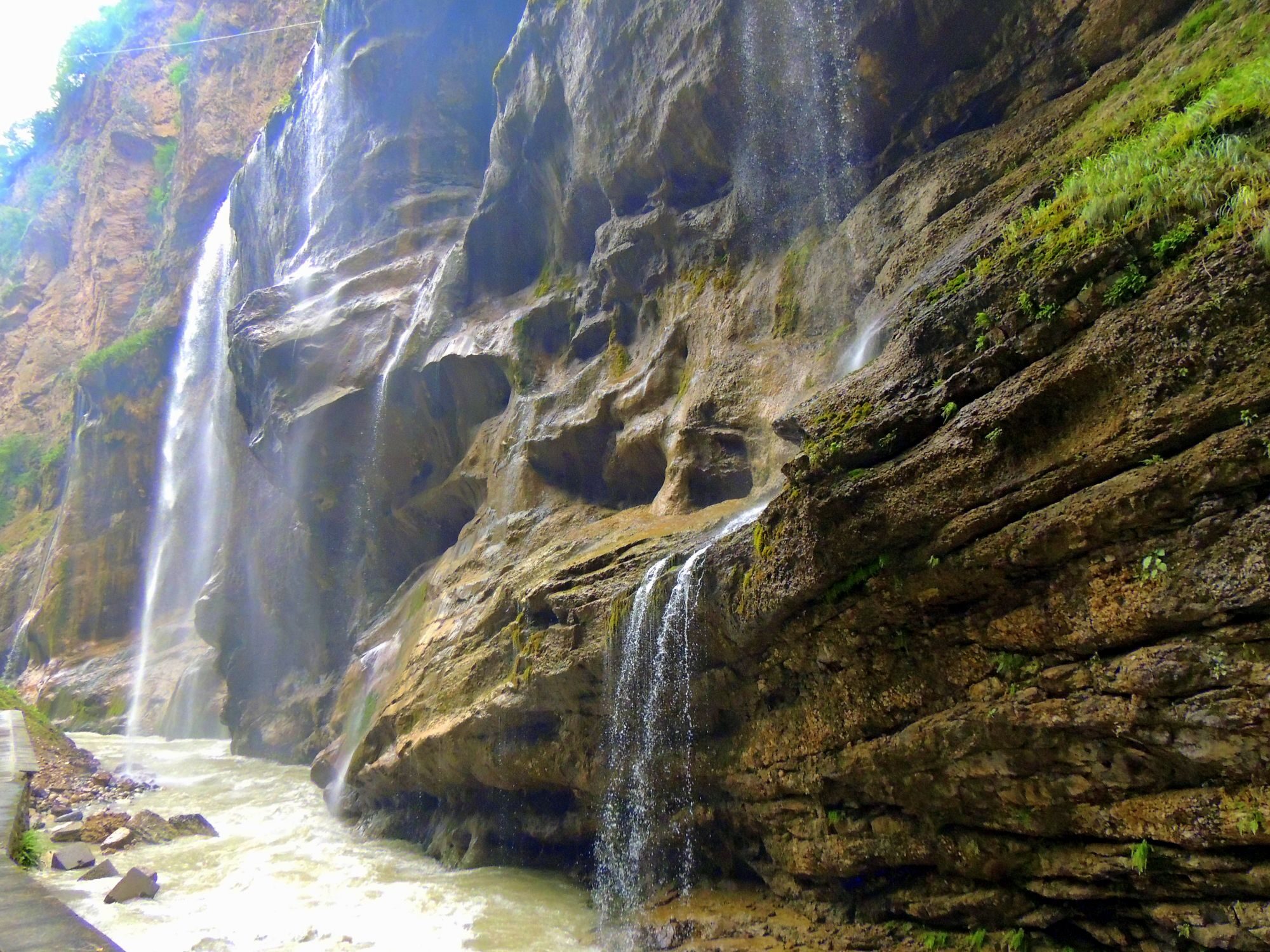 Кабардино-Балкария и ее удивительные красоты Кавказских гор Водопады и минеральные источники