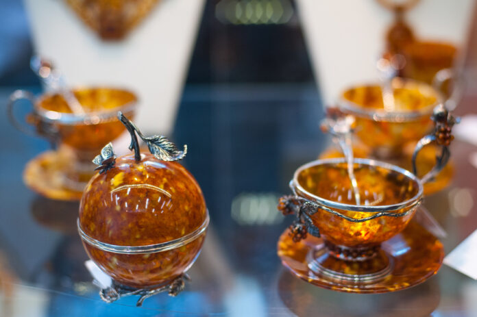 Сувениры из Калининграда Сувениры из Калининграда включая янтарь шоколад и уникальные изделия для незабываемых подарков